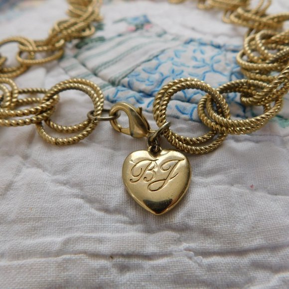 Betsey Johnson gold tone necklace - Picture 4 of 4